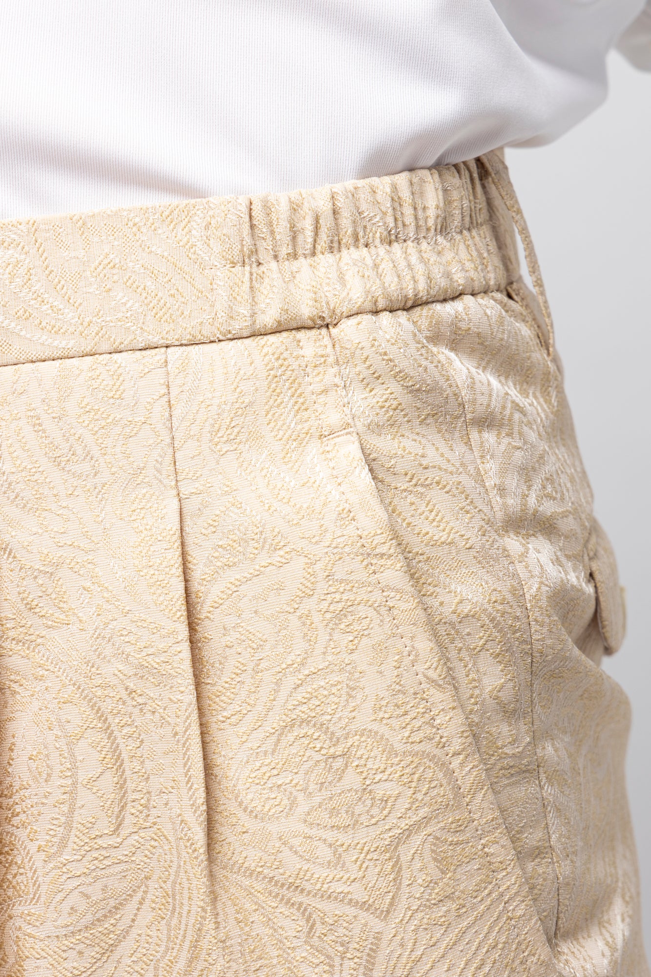 HIDE WHITE – PAGOS